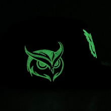 Cargar imagen en el visor de la galería, Culiacan EL Buho GLOW Negro Gorra Ferreti
