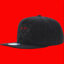 Cargar imagen en el visor de la galería, Culiacan La Pantera Bordado Negro FT68 Gorra Ferreti Vicera Plana
