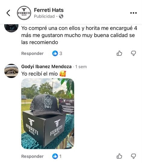 Cliente mostrando caja oficial Ferreti y certificado de autenticidad